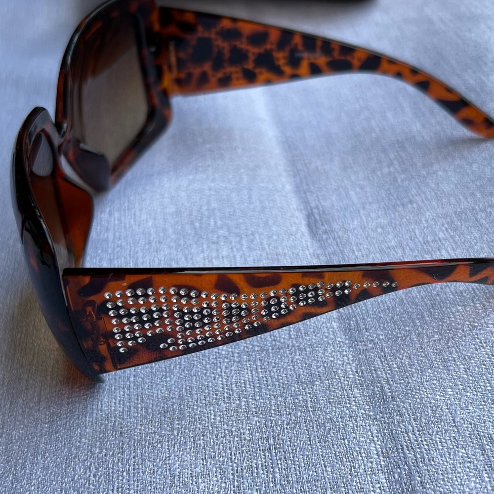 Womens new Hot in Hollywood‎ Tortoise print rhinestone sunglasses - Picture 6 of 6